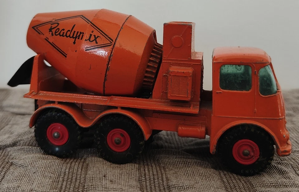  Matchbox BETONIERA KING SIZE 13 READY MIX CONCRETE TRUCK   mebetoys vintage - Immagine 1 di 4