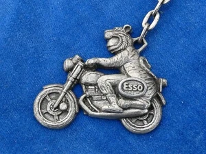 CUTE Cute RARE ++ TOP ++ 3D KEY RING - ESSO TIGER Tiger MOTORCYCLE - Picture 1 of 3
