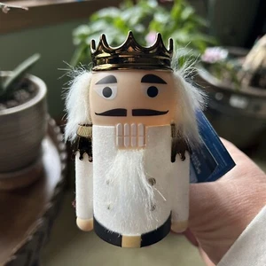 Yankee Candle White Nutcracker Light Sensor ScentPlug Electric Diffuser Plugin - Picture 1 of 9