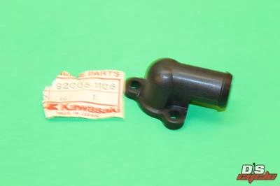 НОВЫЙ ИЗ СТАРЫХ ЗАПАСОВ KAWASAKI KL250 KLR250 KL600 ФИТИНГ ГОЛОВКИ БЛОКА ЦИЛИНДРОВ NO 92005-1106 - Изображение 1 из 4