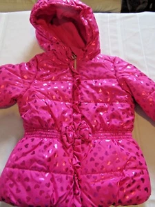 ROTHSCHILD ABRIGO CON CAPUCHA DISEÑO CORAZÓN ROSA BEBÉ NIÑA TALLA 18 MESES NUEVO CON ETIQUETAS - Imagen 1 de 7