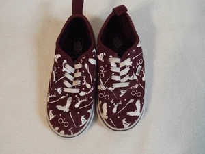 Van x Harry Potter authentische elastische weinrote & weiße Kleinkind Slipper Größe 10 - Bild 1 von 6