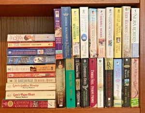 Lot of 30 ROMANCE Books - Mixed authors including many popular female authors - Bild 1 von 7