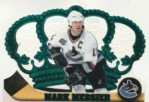 1997-98 Crown Royale Emerald Green #136 Mark Messier