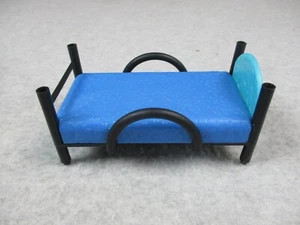 LOL Surprise Doll Blue Bed Accessory - No other Accessories - Bed Only - Picture 1 of 9
