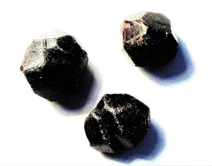 100cts ASSORTED ALMANDINE GARNET CRYSTAL SPECIMEN LOT CHINA # 14 - Picture 1 of 1