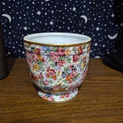 Plantador floral Two’s Company Foto 1 de 2