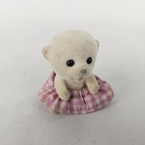 Sylvanian Eisbär Baby Beaufort sitzend rosa Vintage Zwillinge Calico Critters - Bild 1 von 5