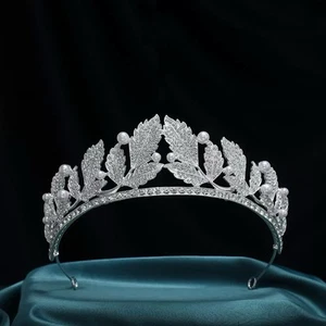 Swarovski    Crystal Bride Wedding Crown tiara - Picture 1 of 4