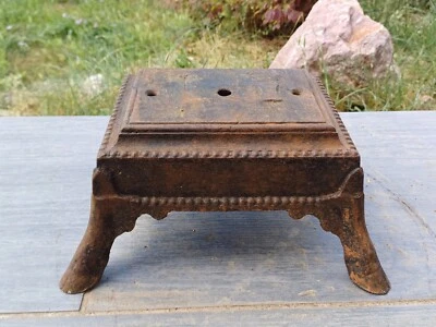 Ancien pièce Tournebroche support pied tourne broche fonte SABOT DE BICHE n5 - Photo 1/4