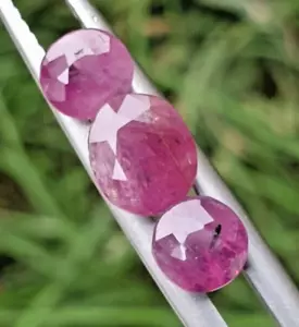 Natural Sapphire beautiful peace from Kashmir 2.00ct 3 piece purple color blue - Picture 1 of 10