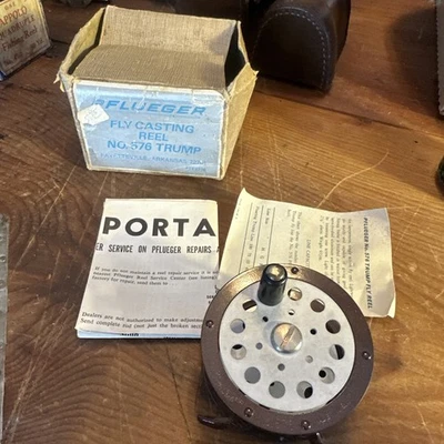 Pflueger Trump No. 576 飞钓卷轴全新带盒纸 — 第 1/4 张图片