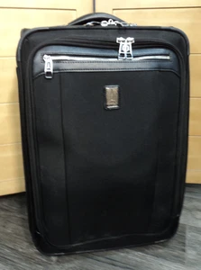 TravelPro Platinum Magna 22" 2-Rollen Handgepäck mit integriertem Kleidungsstück schwarz - Bild 1 von 16