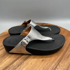 FitFlop Lulu Superglit Damen-Sandalen Größe 8 silberfarben T-Riemen Riemen bequeme Keilabsätze - Bild 1 von 8