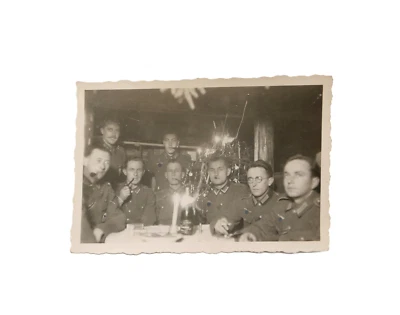 Foto - Soldat - Uniform - Infanterie Sturmabzeichen - Weihnachten - 2. Weltkrieg - Bild 1 von 2