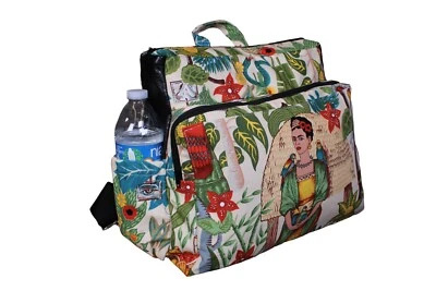 Bolsa de fraldas Frida Kahlo. Bolsa para fraldas Frida Kahlo. Frida Kahlo. Bolsa para fraldas - Imagem 1 de 4
