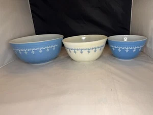 Vintage Pyrex Snowflake Garland blue/white Mixing Bowl Set of 3 401 402 403 - Picture 1 of 18