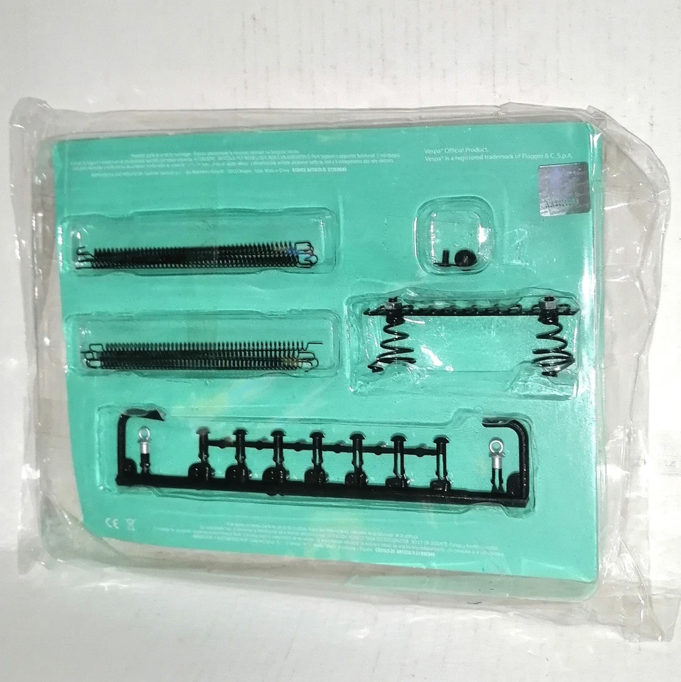 COSTRUISCI LA MITICA VESPA 150 GS DEL 1956 USCITA N.41 HACHETTE - Immagine 1 di 1