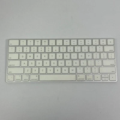 Teclado mágico Apple plateado A1644 Foto 1 de 3