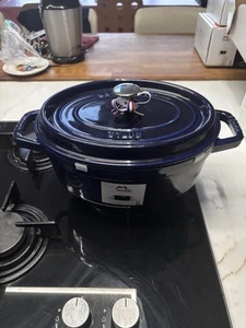 STAUB COCOTTE OVALE 27cm - 3.2L Cast Iron Dark Blue Dutch Oven Ref. #1102791 - Picture 1 of 10