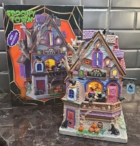 Lemax Spooky Town Ravens Roost Brewery & Cafe Porzellan beleuchtet 954572l 2019 - Bild 1 von 14