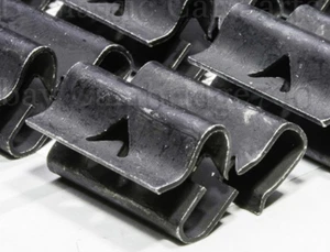 Schachtleiste 16x Klammern Türscheibe außen für Mercedes W123 W126 W107 NEU - Bild 1 von 3