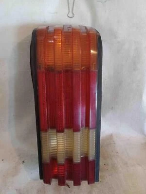 1984 MERCEDES 300D 右手尾灯组件 — 第 1/2 张图片