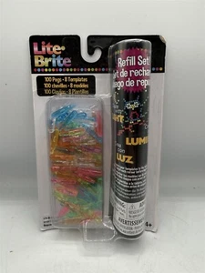 PACK DE RECHARGE LITE BRITE 100 CHEVILLES ET 8 MODÈLES POUR ÉCRAN MAGIQUE LITE BRITE - Photo 1 sur 6