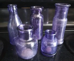 Vintage lila Glasflasche Lot Medizin, Apotheker, Tintenfass, Sodaflasche Posten - Bild 1 von 17