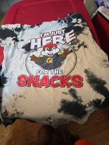 Camiseta negra tie dye Buc-ee's I'm just here For The Snacks L@$ - Imagen 1 de 3