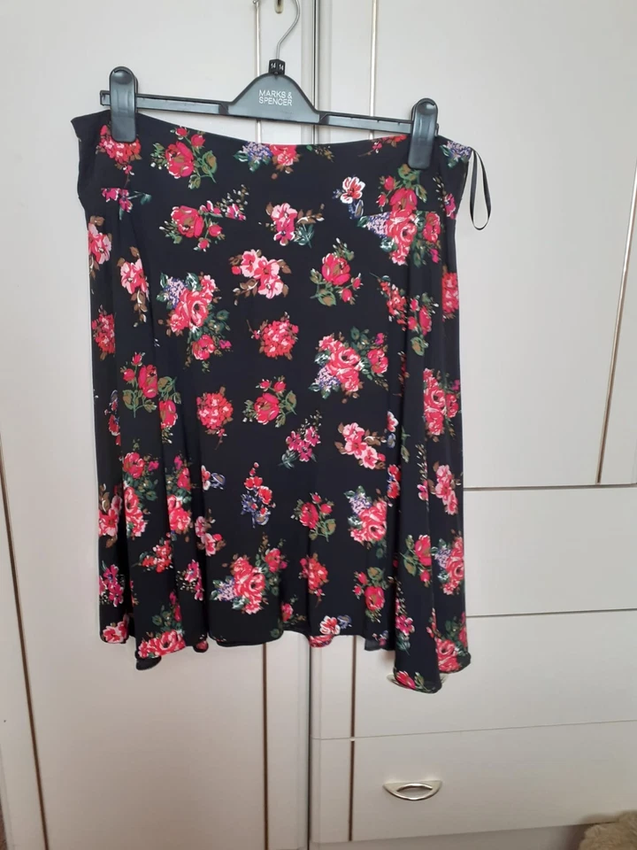 Ladies Autonomy Summer Skirt - Size 16 - Image 1 of 1
