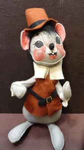 ADORABLE VINTAGE 1987  ANNALEE 15" THANKSGIVING PILGRAM MOUSE PLUSH - Picture 1 of 6
