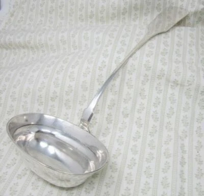 Cucharón perforador 14" 13 Loth / 81,5% plata Häberlein Nuremberg 156 gr principios de 1800 Foto 1 de 4