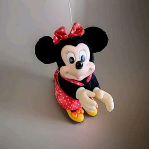 Ornamento da appendere vintage The Walt Disney Co. Minnie Mouse viso in gomma, mani e piedi.  - Foto 1 di 14