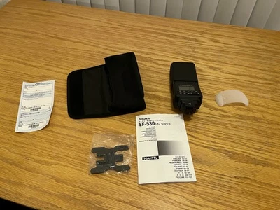Flash eléctrico Sigma EF-530 DG Super NA-iTTL para Nikon Foto 1 de 4