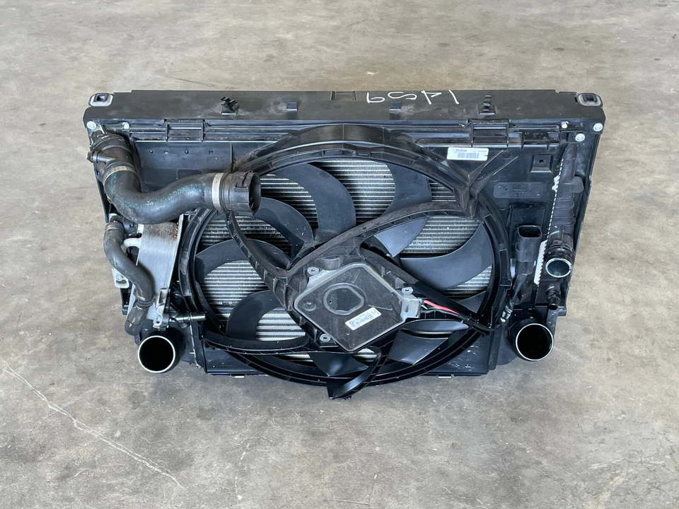 Unidad de ventilador condensador radiador BMW F32 F33 435i 14 15 16 17 3,0 L 1459 OEM Foto 1 de 4