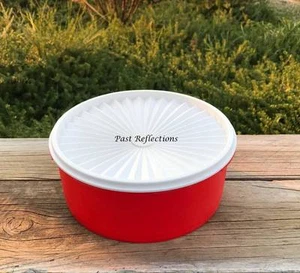 TUPPERWARE SERVALIER CLASSIC COOKIE CANISTER CHILLI RED & WHITE - Picture 1 of 1