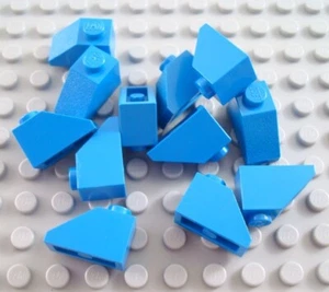 LEGO Lot of 12 Blue 2x1 Roof Slope Pieces - Picture 1 of 1