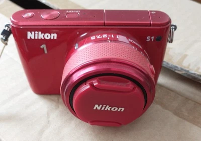 Nikon 1 S1 Mirrorless Digital Camera LCD 27619 with 11-27.5mm Red  (2674) - Image 1 of 4