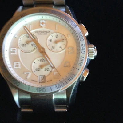 Relógio VICTORINOX Swiss Army Chrono Classic 241499 mostrador prata excelente 👀 - Imagem 1 de 4