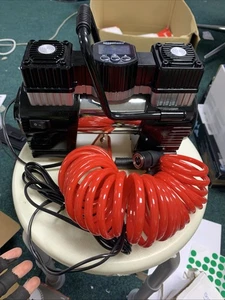 Amazon Basics - Tragbarer digitaler Luftkompressor Dual Akku Klemmen - Bild 1 von 4