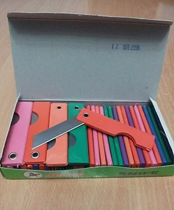 LOTE 36 PIEZAS CUCHILLO DE BOLSILLO PEQUEÑO VERSÁTIL MEZCLA DE COLORES TALLA 5X7 cm - Imagen 1 de 2