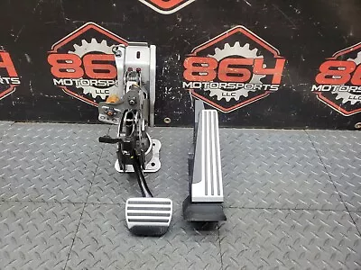 2009-2020 NISSAN 370Z NISMO AUTOMATIC BRAKE & GAS PEDAL ASSEMBLY OEM #72 - Image 1 of 4