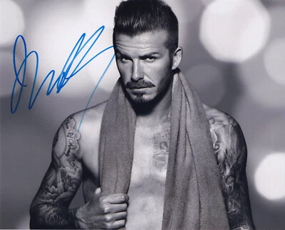 DAVID BECKHAM Original Autogramm signiertes 20x25 Großfoto sexy Top Portrait - Bild 1 von 2