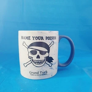 Taza de té café pirata calavera Islas Turcas y Caicos "Name Your Poison" 15 oz - Imagen 1 de 5