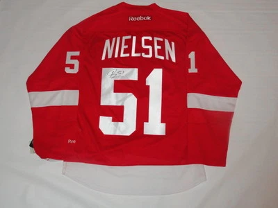 FRANS NIELSEN SIGNED RBK DETROIT RED WINGS HOME JERSEY LICENSED JSA COA - Image 1 of 2