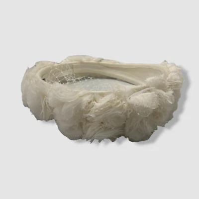 Diadema Constance de encaje de tul nupcial de seda blanca para mujer Maison Michel $1360 Foto 1 de 4