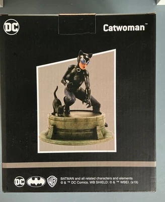 Estátua da Mulher-Gato DC Universe por Jim Lee Diamond Select GameStop Exclusivo - Imagem 1 de 4