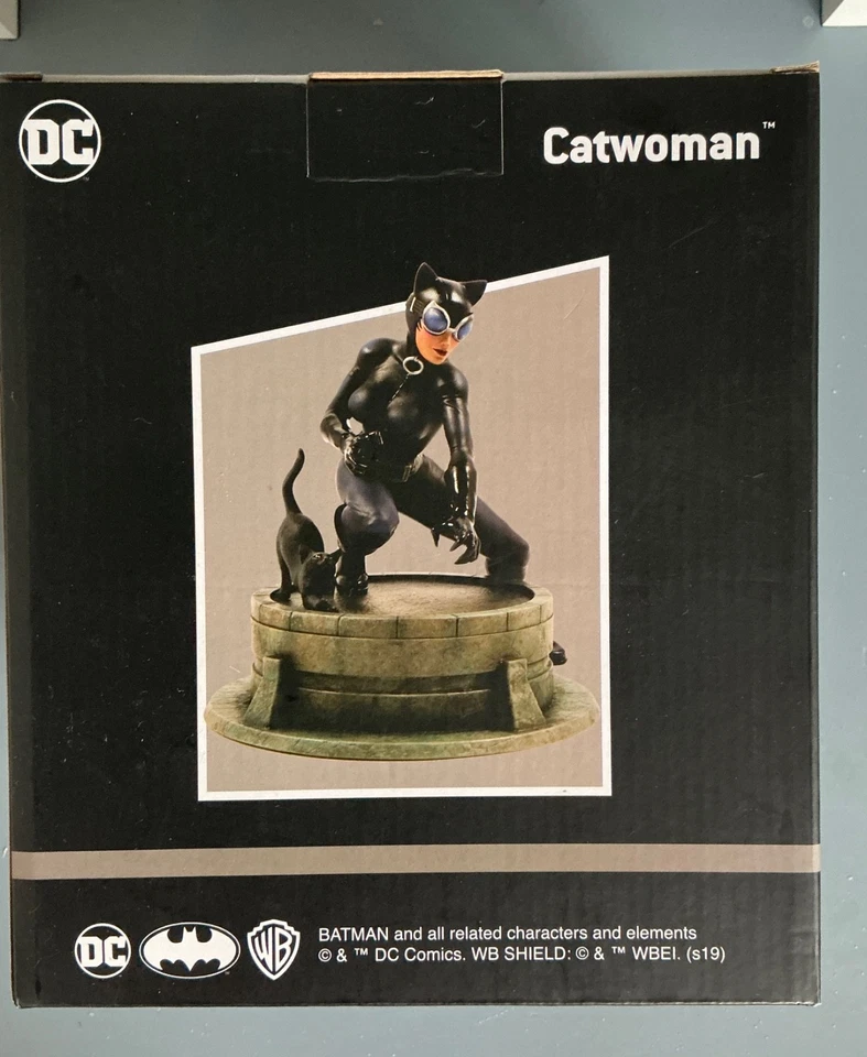Catwoman by Jim Lee Statue DC Comics Chronicle Collectibles Batman ThinkGeek