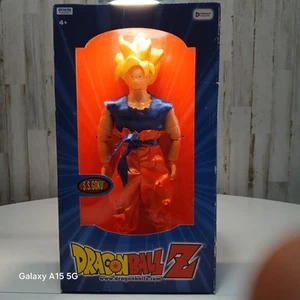 Figura de acción Irwin Dragonball Z Super Saiyan Goku 12" sellada de colección - Imagen 1 de 21